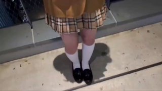 继女得到一个面部惊喜。
